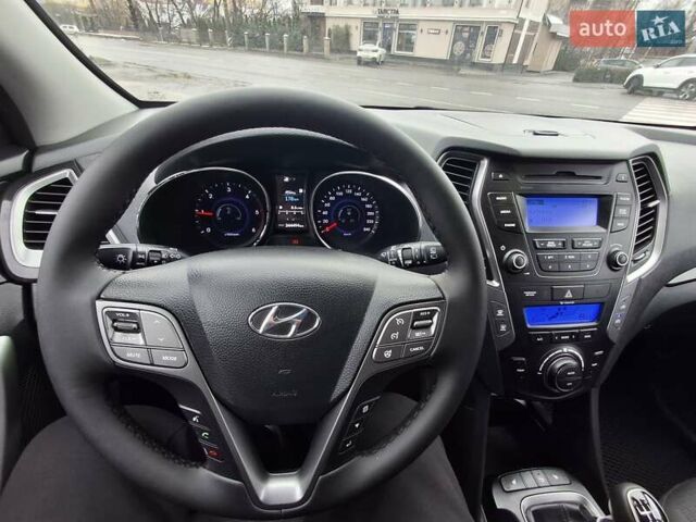 Синий Хендай Санта Фе, объемом двигателя 2.2 л и пробегом 240 тыс. км за 15800 $, фото 1 на Automoto.ua