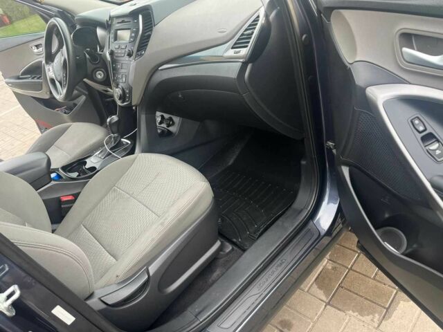 Синий Хендай Санта Фе, объемом двигателя 2.4 л и пробегом 185 тыс. км за 10700 $, фото 5 на Automoto.ua