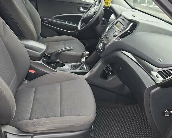 Синий Хендай Санта Фе, объемом двигателя 2.2 л и пробегом 240 тыс. км за 15800 $, фото 4 на Automoto.ua