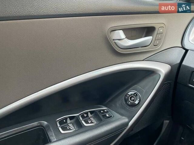 Синий Хендай Санта Фе, объемом двигателя 2.36 л и пробегом 160 тыс. км за 15900 $, фото 13 на Automoto.ua