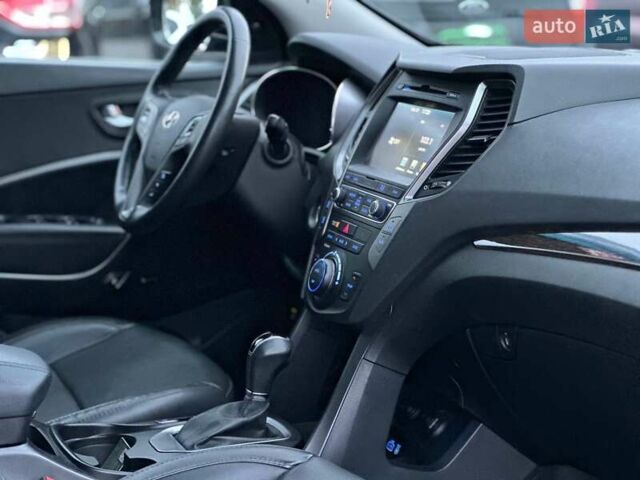 Синий Хендай Санта Фе, объемом двигателя 2 л и пробегом 131 тыс. км за 17290 $, фото 13 на Automoto.ua
