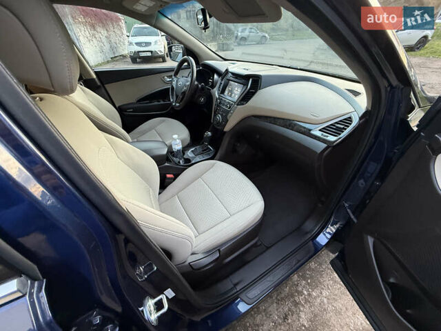 Синий Хендай Санта Фе, объемом двигателя 2.36 л и пробегом 110 тыс. км за 14000 $, фото 5 на Automoto.ua