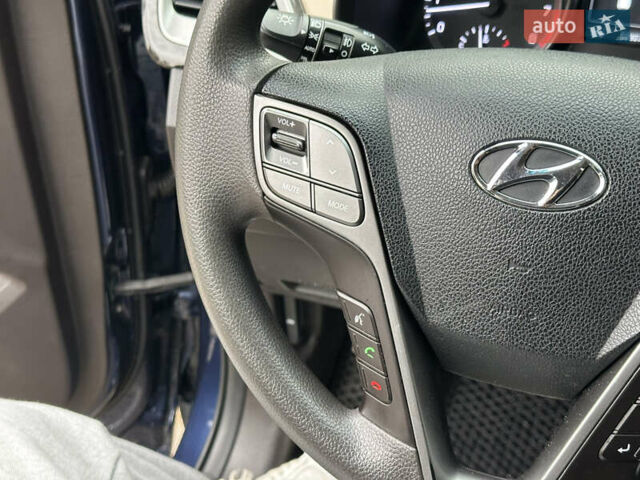 Синий Хендай Санта Фе, объемом двигателя 2.4 л и пробегом 86 тыс. км за 15500 $, фото 19 на Automoto.ua