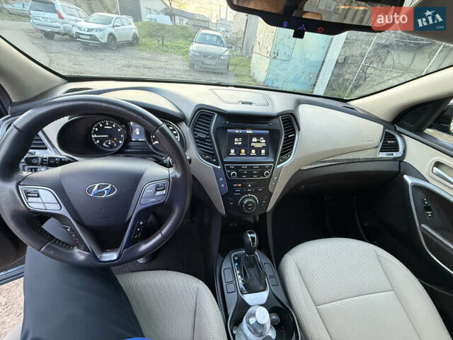 Синий Хендай Санта Фе, объемом двигателя 2.36 л и пробегом 110 тыс. км за 14000 $, фото 10 на Automoto.ua