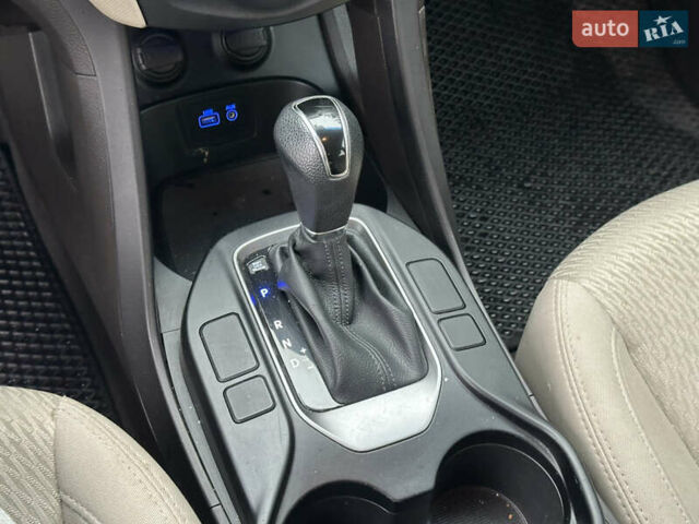 Синий Хендай Санта Фе, объемом двигателя 2.4 л и пробегом 86 тыс. км за 15500 $, фото 17 на Automoto.ua