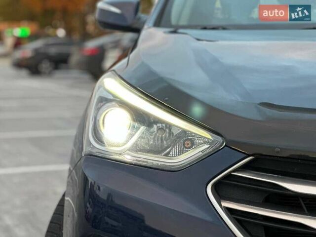 Синий Хендай Санта Фе, объемом двигателя 2 л и пробегом 131 тыс. км за 17290 $, фото 2 на Automoto.ua