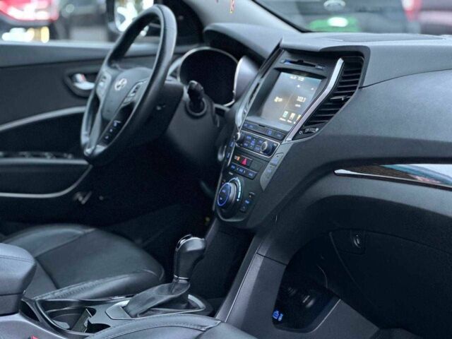 Синій Хендай Санта Фе, об'ємом двигуна 2 л та пробігом 131 тис. км за 17290 $, фото 9 на Automoto.ua
