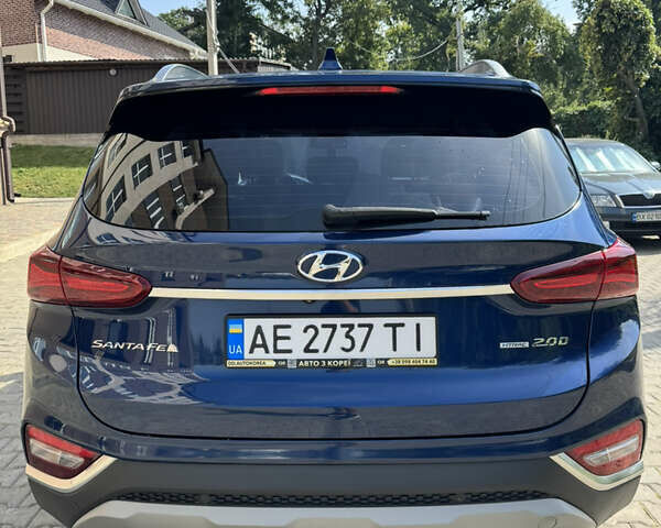 Синий Хендай Санта Фе, объемом двигателя 2 л и пробегом 135 тыс. км за 27000 $, фото 5 на Automoto.ua