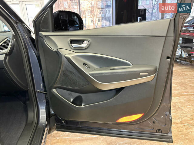 Синій Хендай Санта Фе, об'ємом двигуна 2 л та пробігом 181 тис. км за 20500 $, фото 46 на Automoto.ua