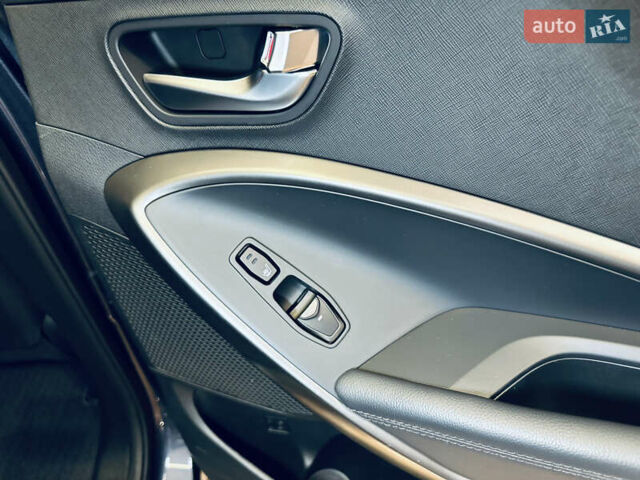 Синій Хендай Санта Фе, об'ємом двигуна 2 л та пробігом 181 тис. км за 20500 $, фото 43 на Automoto.ua