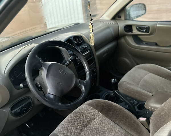 Зеленый Хендай Санта Фе, объемом двигателя 2.35 л и пробегом 223 тыс. км за 4500 $, фото 5 на Automoto.ua