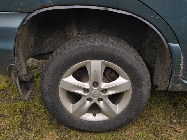 Зеленый Хендай Санта Фе, объемом двигателя 2 л и пробегом 350 тыс. км за 3349 $, фото 19 на Automoto.ua