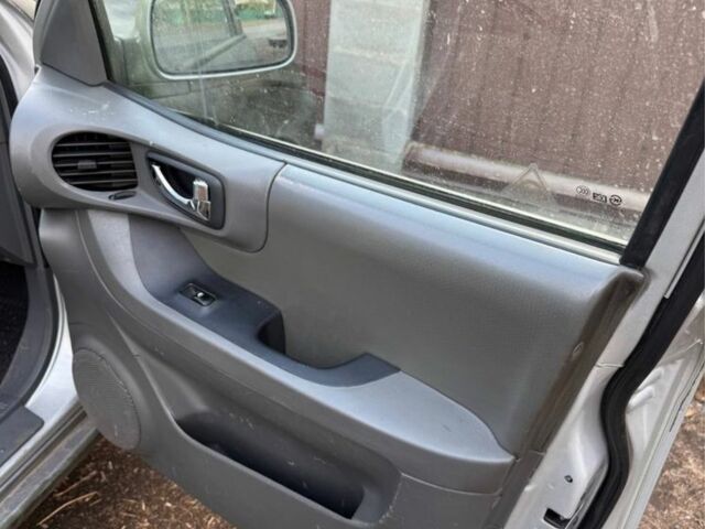 Зелений Хендай Санта Фе, об'ємом двигуна 0 л та пробігом 350 тис. км за 2970 $, фото 5 на Automoto.ua