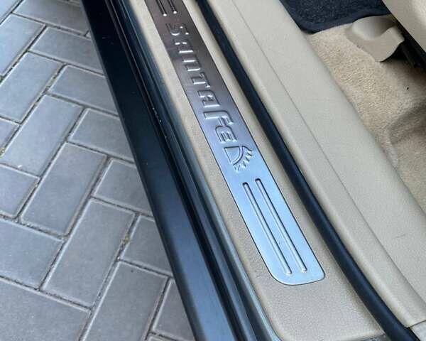 Зеленый Хендай Санта Фе, объемом двигателя 2.19 л и пробегом 240 тыс. км за 9750 $, фото 7 на Automoto.ua