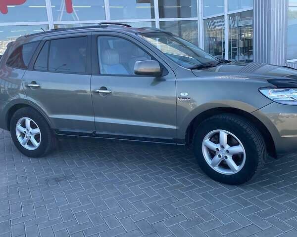 Зеленый Хендай Санта Фе, объемом двигателя 2.19 л и пробегом 240 тыс. км за 9750 $, фото 20 на Automoto.ua