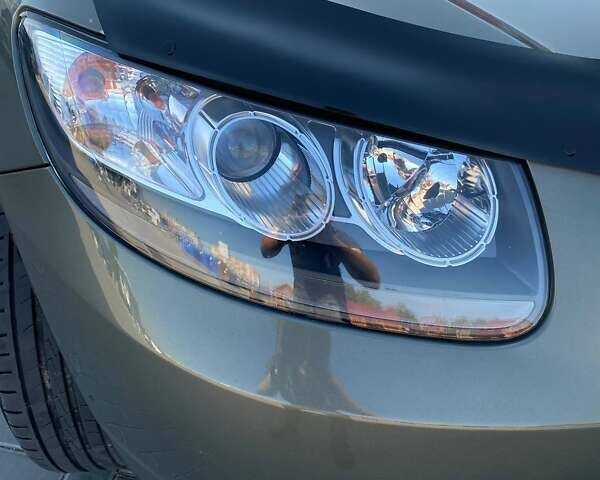 Зеленый Хендай Санта Фе, объемом двигателя 2.19 л и пробегом 240 тыс. км за 9750 $, фото 8 на Automoto.ua