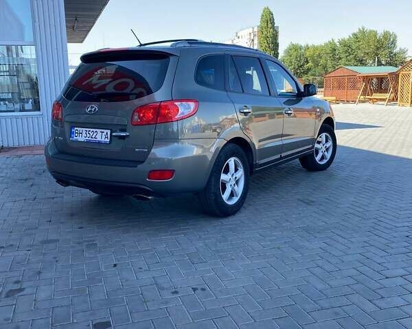 Зеленый Хендай Санта Фе, объемом двигателя 2.19 л и пробегом 240 тыс. км за 9750 $, фото 19 на Automoto.ua