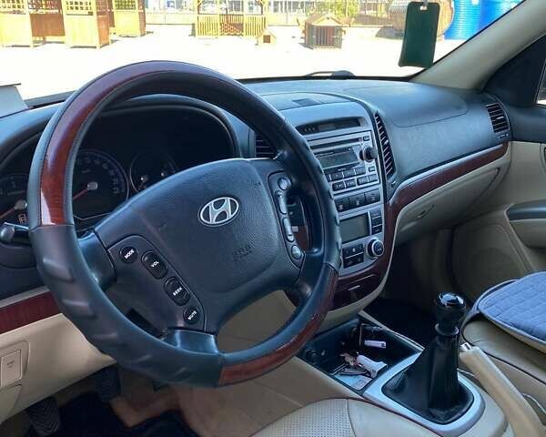 Зеленый Хендай Санта Фе, объемом двигателя 2.19 л и пробегом 240 тыс. км за 9750 $, фото 13 на Automoto.ua