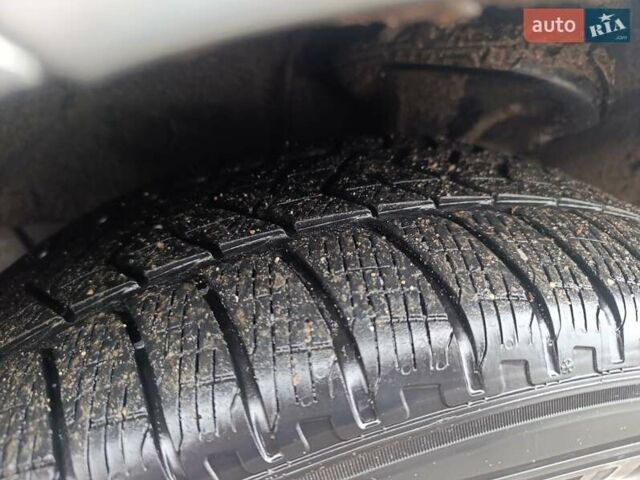 Зеленый Хендай Санта Фе, объемом двигателя 2.2 л и пробегом 315 тыс. км за 5000 $, фото 11 на Automoto.ua