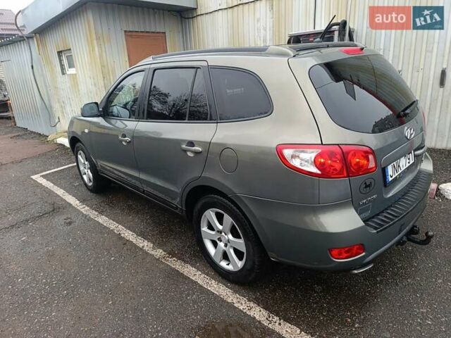 Зеленый Хендай Санта Фе, объемом двигателя 2.2 л и пробегом 315 тыс. км за 5000 $, фото 5 на Automoto.ua