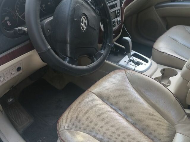 Зеленый Хендай Санта Фе, объемом двигателя 2 л и пробегом 1 тыс. км за 4000 $, фото 4 на Automoto.ua