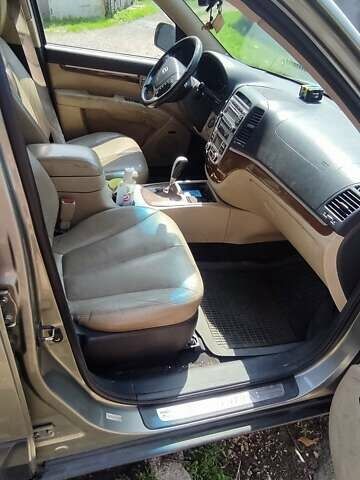 Зеленый Хендай Санта Фе, объемом двигателя 3.3 л и пробегом 195 тыс. км за 7800 $, фото 6 на Automoto.ua