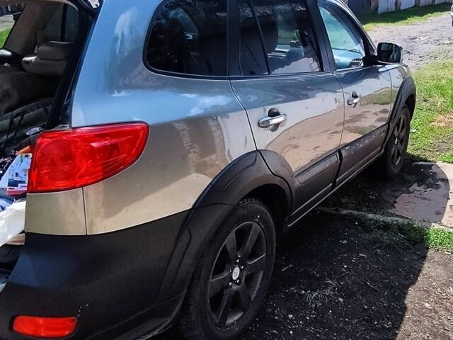 Зелений Хендай Санта Фе, об'ємом двигуна 3.3 л та пробігом 195 тис. км за 7800 $, фото 4 на Automoto.ua