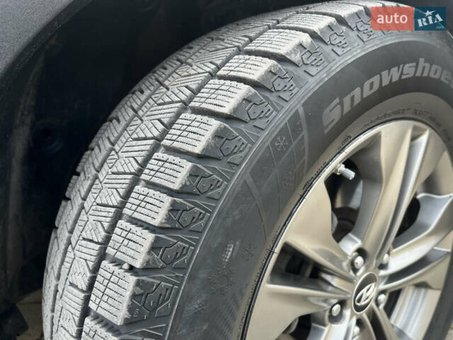 Зеленый Хендай Санта Фе, объемом двигателя 2.4 л и пробегом 211 тыс. км за 13000 $, фото 5 на Automoto.ua