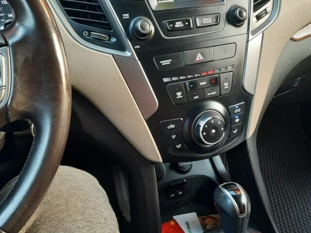 Зеленый Хендай Санта Фе, объемом двигателя 2.4 л и пробегом 132 тыс. км за 14700 $, фото 2 на Automoto.ua