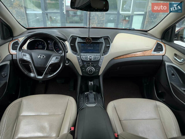 Помаранчевий Хендай Санта Фе, об'ємом двигуна 2 л та пробігом 205 тис. км за 13850 $, фото 11 на Automoto.ua