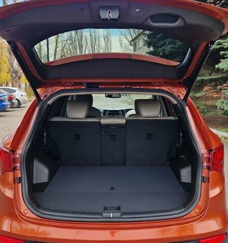 Оранжевый Хендай Санта Фе, объемом двигателя 2.4 л и пробегом 163 тыс. км за 16000 $, фото 9 на Automoto.ua