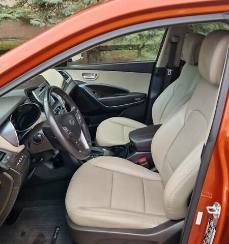 Оранжевый Хендай Санта Фе, объемом двигателя 2.4 л и пробегом 163 тыс. км за 16000 $, фото 12 на Automoto.ua