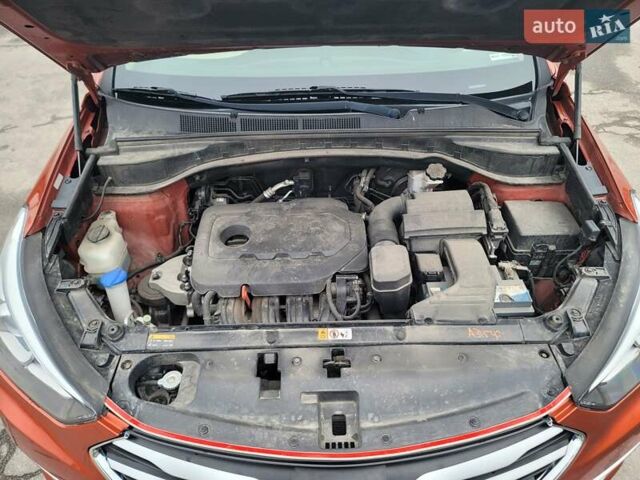 Оранжевый Хендай Санта Фе, объемом двигателя 2.36 л и пробегом 135 тыс. км за 15500 $, фото 18 на Automoto.ua