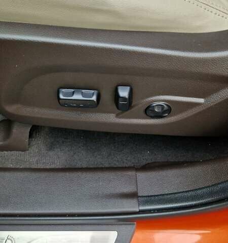 Оранжевый Хендай Санта Фе, объемом двигателя 2.4 л и пробегом 163 тыс. км за 16000 $, фото 18 на Automoto.ua