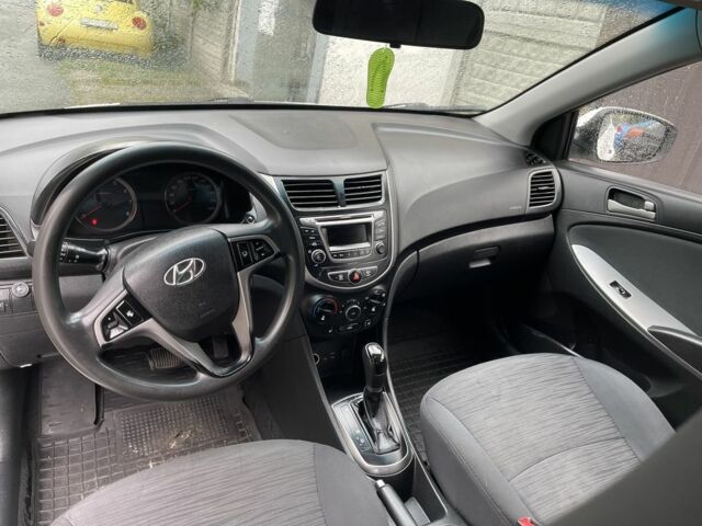 Белый Хендай Соларис, объемом двигателя 1.6 л и пробегом 260 тыс. км за 5500 $, фото 14 на Automoto.ua