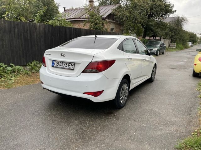 Белый Хендай Соларис, объемом двигателя 1.6 л и пробегом 260 тыс. км за 5500 $, фото 6 на Automoto.ua