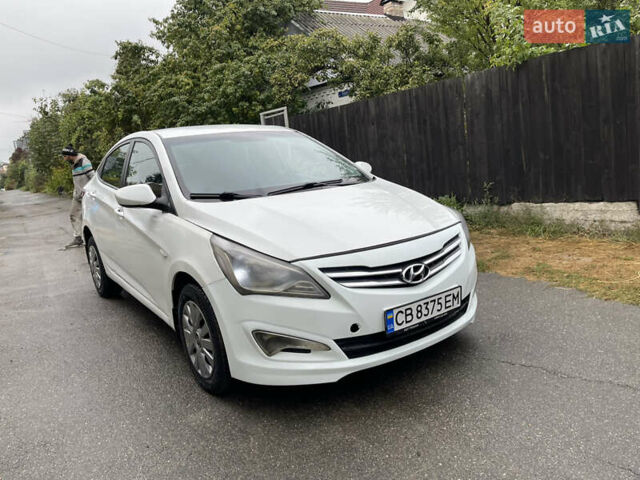 Белый Хендай Соларис, объемом двигателя 1.59 л и пробегом 250 тыс. км за 5200 $, фото 9 на Automoto.ua