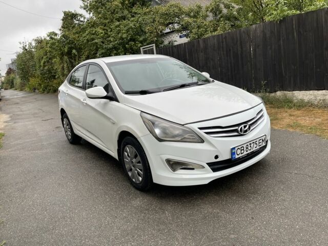 Белый Хендай Соларис, объемом двигателя 1.6 л и пробегом 260 тыс. км за 5500 $, фото 3 на Automoto.ua