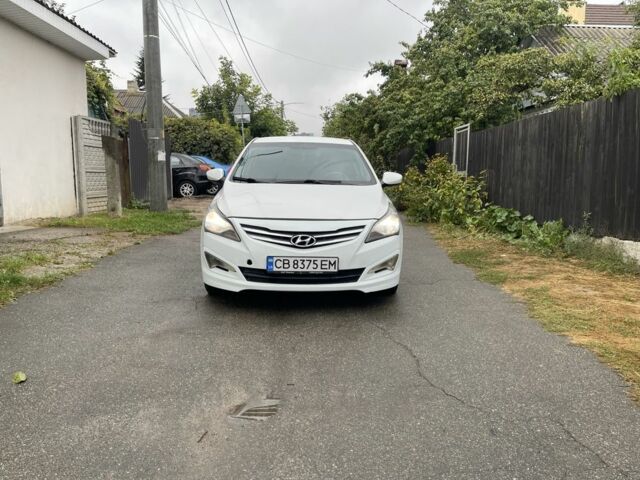 Белый Хендай Соларис, объемом двигателя 1.6 л и пробегом 260 тыс. км за 5500 $, фото 1 на Automoto.ua