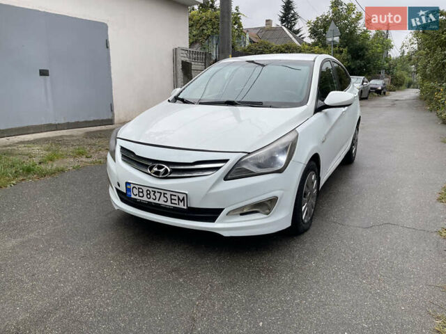 Белый Хендай Соларис, объемом двигателя 1.59 л и пробегом 250 тыс. км за 5200 $, фото 8 на Automoto.ua
