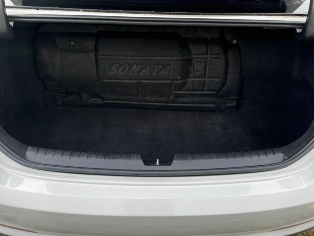 Белый Хендай Соларис, объемом двигателя 2 л и пробегом 387 тыс. км за 263 $, фото 10 на Automoto.ua