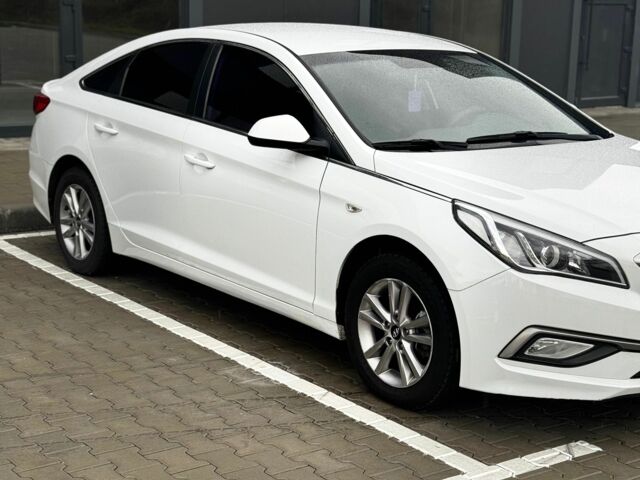 Белый Хендай Соларис, объемом двигателя 2 л и пробегом 387 тыс. км за 263 $, фото 2 на Automoto.ua