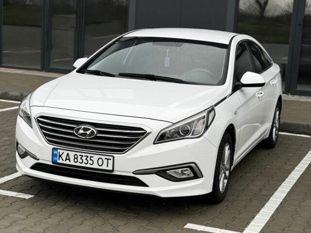 Белый Хендай Соларис, объемом двигателя 2 л и пробегом 387 тыс. км за 263 $, фото 1 на Automoto.ua