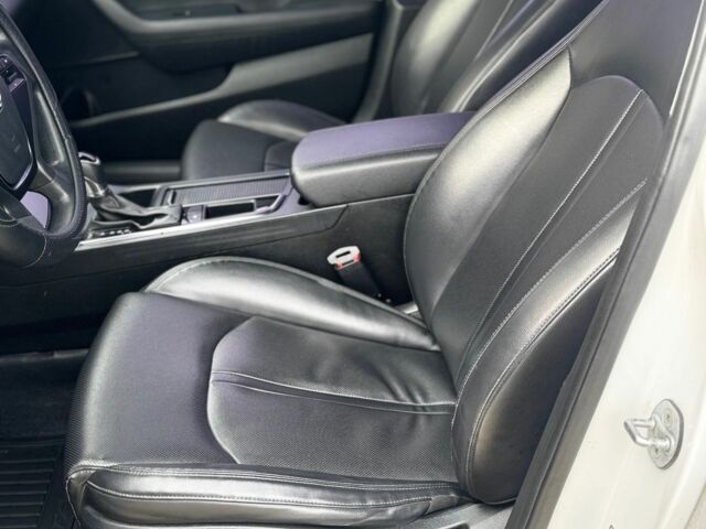 Белый Хендай Соларис, объемом двигателя 2 л и пробегом 387 тыс. км за 263 $, фото 19 на Automoto.ua