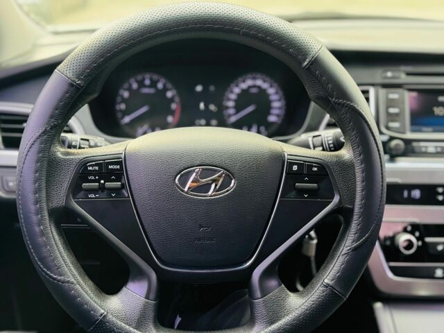 Белый Хендай Соларис, объемом двигателя 2 л и пробегом 387 тыс. км за 263 $, фото 12 на Automoto.ua