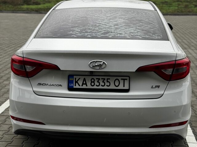 Белый Хендай Соларис, объемом двигателя 2 л и пробегом 387 тыс. км за 263 $, фото 6 на Automoto.ua