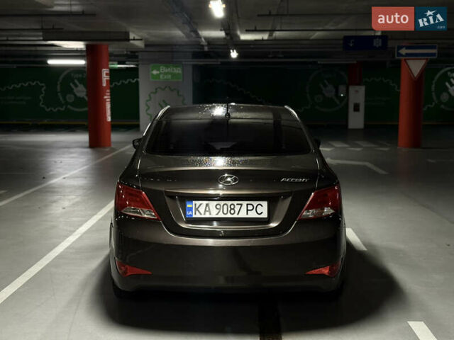 Коричневый Хендай Соларис, объемом двигателя 1.59 л и пробегом 230 тыс. км за 8200 $, фото 6 на Automoto.ua