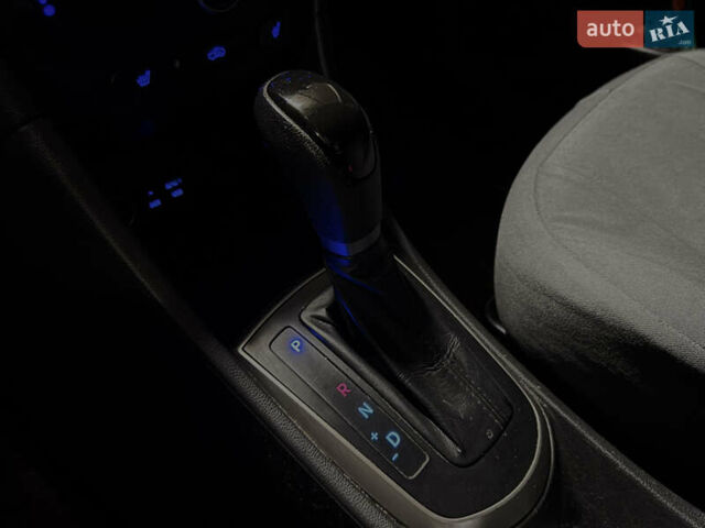 Коричневый Хендай Соларис, объемом двигателя 1.59 л и пробегом 230 тыс. км за 8200 $, фото 16 на Automoto.ua