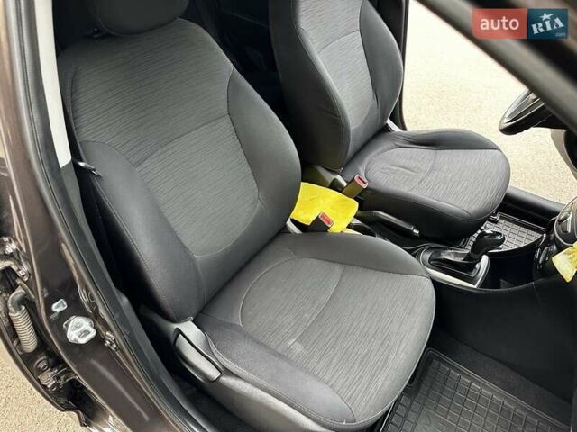 Коричневий Хендай Соларіс, об'ємом двигуна 1.59 л та пробігом 94 тис. км за 9700 $, фото 7 на Automoto.ua
