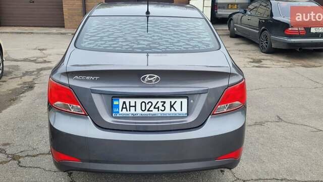 Серый Хендай Соларис, объемом двигателя 1.4 л и пробегом 67 тыс. км за 9500 $, фото 4 на Automoto.ua